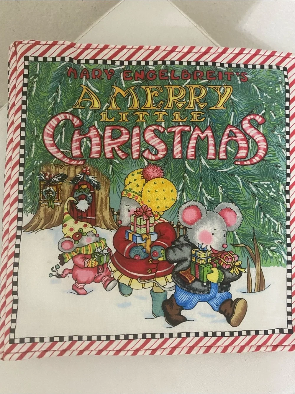 Mary Engelbreit Holiday Green Red Mouse Book Plate Fabric Kids Nursery Book 10”
